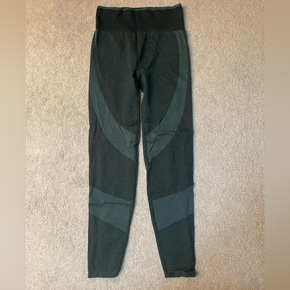 PINK seamless contour legging. Dark green, Size S